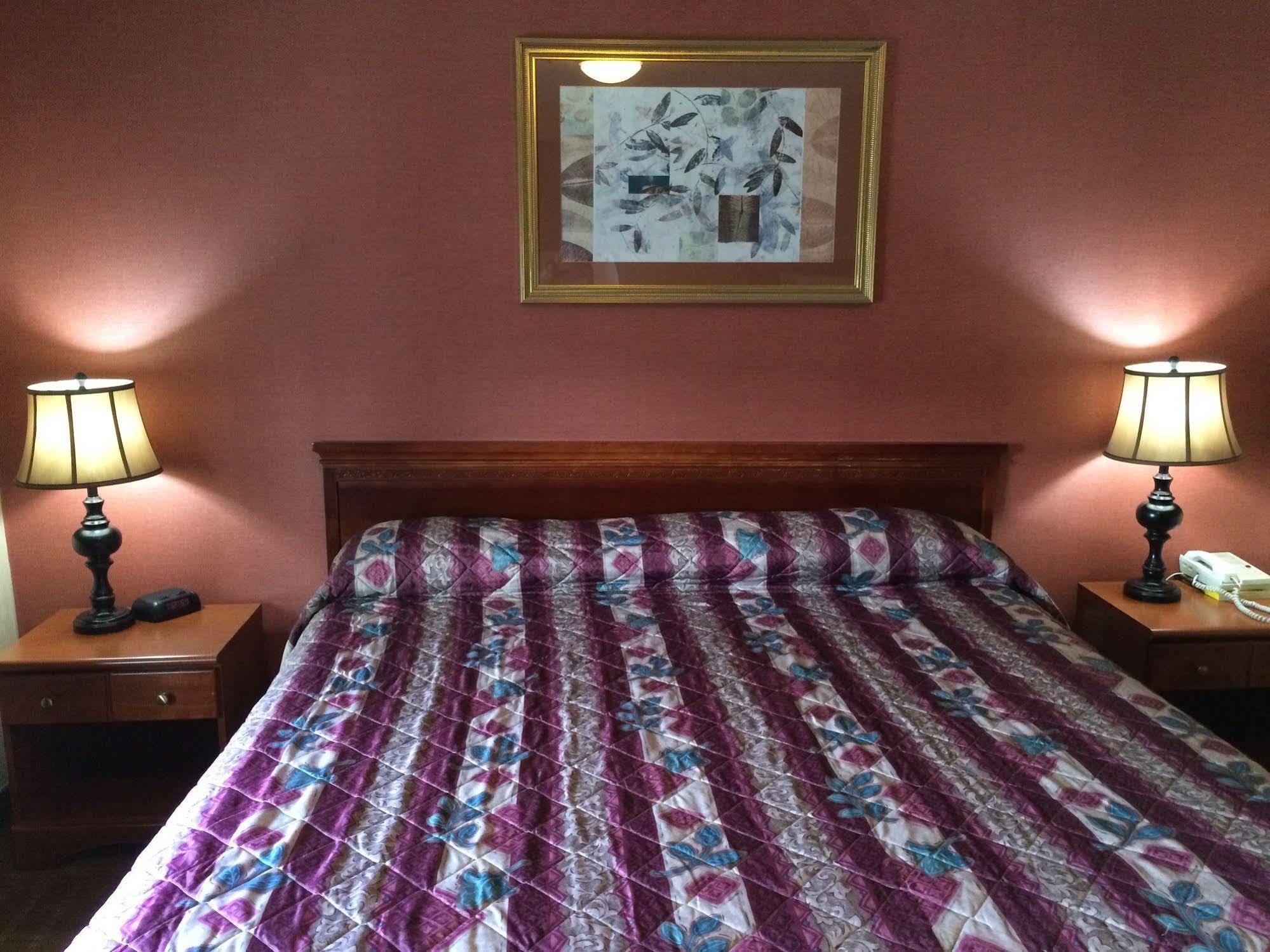 Red Carpet Inn West Springfield Eksteriør billede